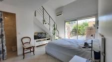 MARTIGUES (13) : à vendre Maison 4 chambres et bureau, 2 appartements T3 et T4, garage sur terrain 859m²
