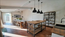 Chateauneuf-les-Martigues, ZAC La Valampe : Locaux professionnels, bureaux, ateliers, hangar + Maison avec piscine