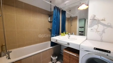 CHATEAUNEUF LES MARTIGUES : Appartement 4 pièces de 72m² avec terrasse et parkings 