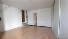 Chateauneuf-les-Martigues, ZAC La Valampe : Locaux professionnels, bureaux, ateliers, hangar + Maison avec piscine