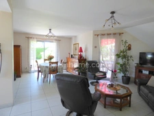 Maison 4 chambres, sous-sol et magnifique jardin