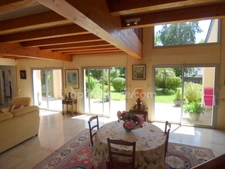 Vaste maison 220 m2 avec beau terrain