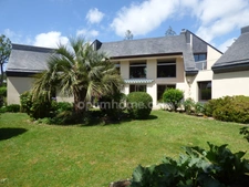 Vaste maison 220 m2 avec beau terrain