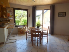 Vaste maison 220 m2 avec beau terrain