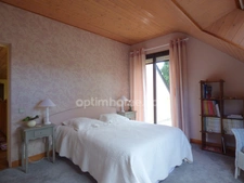 Vaste maison 220 m2 avec beau terrain