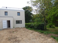 Maison à louer 5 pièces jardin et garage BAINS SUR OUST (35)