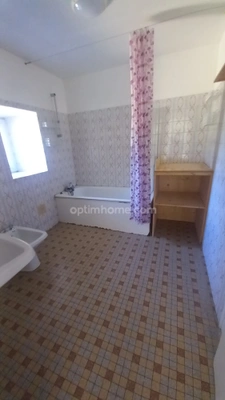 Maison à vendre 5 chambres, dépendances et grand terrain