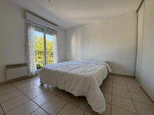 LOCATION : Maison T4 meublée en résidence sécurisée avec piscine