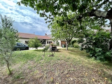 Maison de village de plain-pied 130m2 avec dépendances sur 655m2
