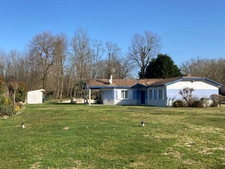 PROPRIETE PLAIN PIED AVEC PISCINE ET CHALET / 5 690m2 ST LAURENT MEDOC (33)