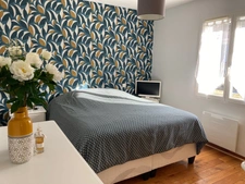 PROPRIETE PLAIN PIED AVEC PISCINE ET CHALET / 5 690m2 ST LAURENT MEDOC (33)