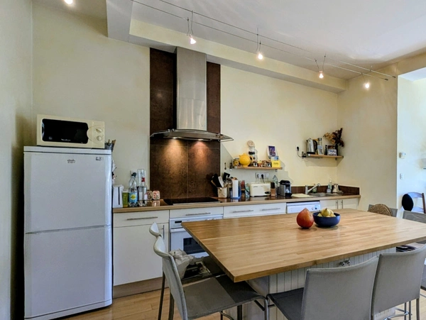 Maison à vendre 5 pièces, 4 chambres au calme à Bordeaux Caudéran.