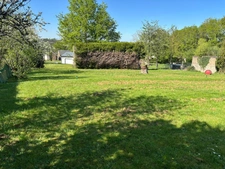 Maison en pierre avec garage sur terrain de 1 540 m²-4 chambres -Bains sur Oust