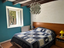 Maison en pierre avec garage sur terrain de 1 540 m²-4 chambres -Bains sur Oust