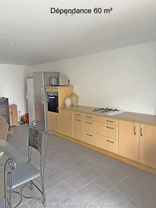 Charmante Maison en Pierre avec Terrain de 16 000 m² et dépendances - 35600 Ste Marie