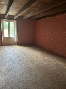 Maison en pierre à rénover totalement avec dépendance et terrain 2380 m²