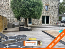 Charmante Maison en Pierre avec Terrain de 16 000 m² et dépendances - 35600 Ste Marie