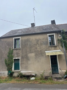 Maison en pierre à rénover totalement avec dépendance et terrain 2380 m²