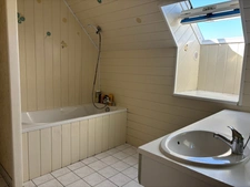 Maison en pierre avec garage sur terrain de 1 540 m²-4 chambres -Bains sur Oust