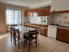 Maison en pierre – 4 chambres – Environnement calme – 4 900 m² de terrain