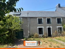 À pied des commerces et de la gare – Maison en pierre de 135 m² avec garage et terrain clos