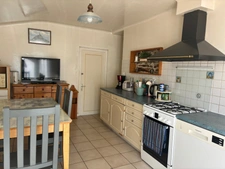 Maison en pierre avec garage sur terrain de 1 540 m²-4 chambres -Bains sur Oust