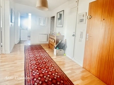 OLIVET Centre, for sale on the third and top floor with elevator of a secure and quiet residence, large bright apartment with 4 bedrooms, terrace, two parking spaces and a cellar