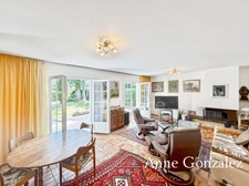 ORLEANS, on the edge of the Sologne region, for sale: beautiful family home with enclosed, wooded garden offering complete privacy and an attached garage