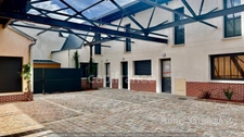 ORLEANS CENTRE, à vendre plateau d'appartement duplex de 122 m2 avec jardin de 97 m2 et place de parking et/ou garage box de 25m2