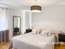 ORLEANS-SOUTH, for sale: beautiful family home built on a lovely enclosed and landscaped garden of 1130 m2 with swimming pool, outdoor dining area, garage and parking spaces