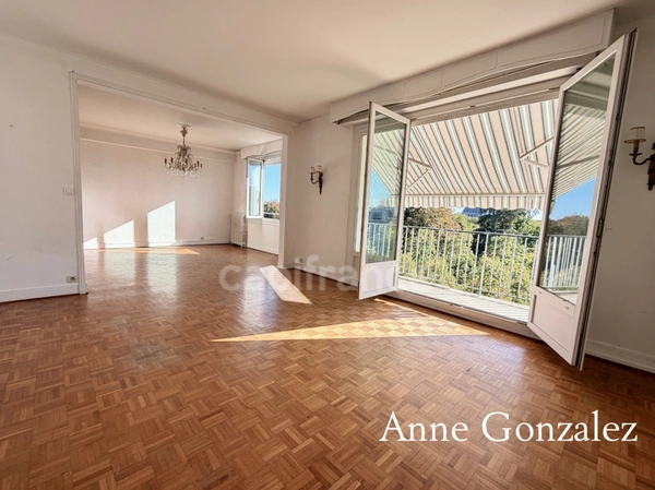 ORleANS COEUR DE VILLE, à vendre bel appartement T5 de 124 m2 vue Cathédrale et parc Pasteur avec balcon, cave et place de parling sécurisé