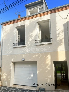 ORLEANS Chateaudun, à vendre superbe maison de ville entièrement rénovée avec jardin arboré clos de murs et terrasse en travertin sans vis à vis ainsi qu'une cave et un garage
