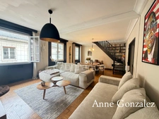 ORLEANS Coeur de ville entre la place du Martroi et la gare dans une rue calme et prisée, à vendre superbe appartement T4 avec cave privative,  grenier et jardin collectifs