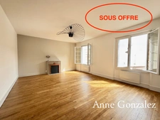 ORLEANS proche rue Royale, à vendre superbe Appartement T4 entièrment rénové dans belle petite copropriété avec peu de charges et aucun travaux à prévoir. 