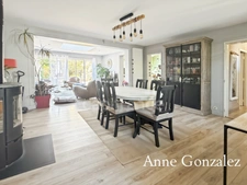 ORLEANS LA SOURCE, at the gateway to the Sologne region, for sale: family home with balcony, enclosed garden with no overlooking neighbors, garage + three parking spaces