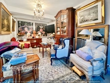 ORLEANS Centre ville, rare à vendre ensemble immobilier de 350m2 dont un appartement de 128m2, grenier de 220m2 à fort potentiel, jardin clos de 160m2, garage trois places et une grande cave