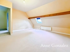 OLIVET SUD, à vendre grande Maison familiale de 240m2 édifiée sur un jardin de 1100 m2 et garage double attenant