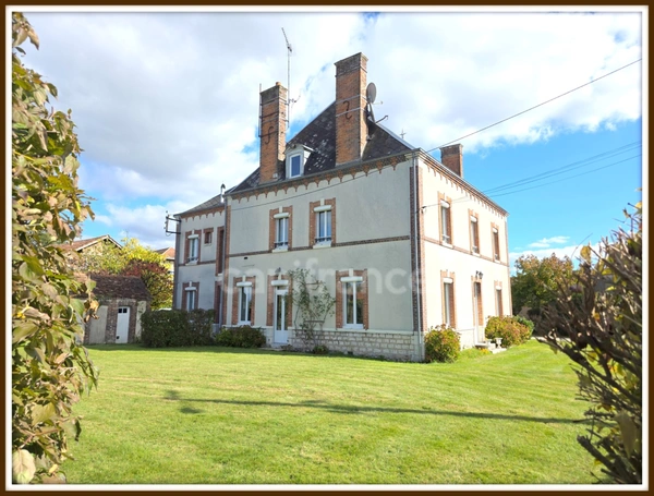 Maison à vendre Varennes-Changy 45, terrain 3546 m² ,7 chambres, piscine chauffée, 3 salles d'eau, sauna, jardin, 2 mn écoles commerces