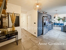 SAINT-DENIS-EN-VAL, ten minutes from Orléans, for sale: superb contemporary house with a 1000m² garden offering complete privacy, a heated swimming pool, and an attached garage.