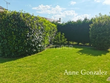 ORLEANS-SOUTH, for sale: beautiful family home built on a lovely enclosed and landscaped garden of 1130 m2 with swimming pool, outdoor dining area, garage and parking spaces
