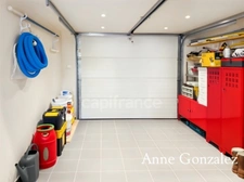 ORLEANS-SOUTH, for sale: beautiful family home built on a lovely enclosed and landscaped garden of 1130 m2 with swimming pool, outdoor dining area, garage and parking spaces