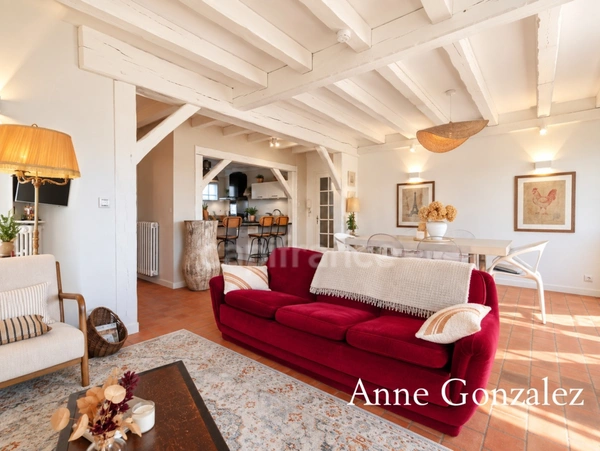 ORLEANS,  Rare Belle Maison de Caractère double réception, 6 chambres, jardin clos et arboré, garage et piscine intérieure