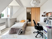 ORLEANS-SUD, for sale beautiful family home built on a beautiful enclosed and landscaped garden of 1150 m2 with swimming pool, pergola and outdoor bar