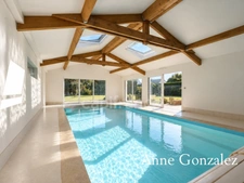ORLEANS,  Rare Belle Maison de Caractère double réception, 6 chambres, jardin clos et arboré, garage et piscine intérieure