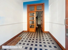 ORLEANS proche rue Royale, à vendre superbe Appartement T4 entièrment rénové dans belle petite copropriété avec peu de charges et aucun travaux à prévoir. 