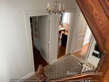 For sale in the Dauphine district, superb five-bedroom Bourgeois house, enclosed and wooded garden of 760m2 with recent swimming pool