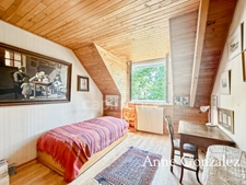ORLEANS, on the edge of the Sologne region, for sale: beautiful family home with enclosed, wooded garden offering complete privacy and an attached garage