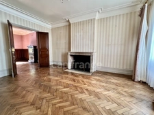 ORLEANS CITY CENTER and Banks of the Loire for sale beautiful TOWNHOUSE double reception, 5 bedrooms, wooden terrace on garden with garage