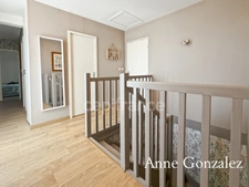 ORLEANS LA SOURCE, at the gateway to the Sologne region, for sale: family home with balcony, enclosed garden with no overlooking neighbors, garage + three parking spaces