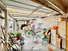 ORLEANS Centre ville, rare à vendre ensemble immobilier de 350m2 dont un appartement de 128m2, grenier de 220m2 à fort potentiel, jardin clos de 160m2, garage trois places et une grande cave
